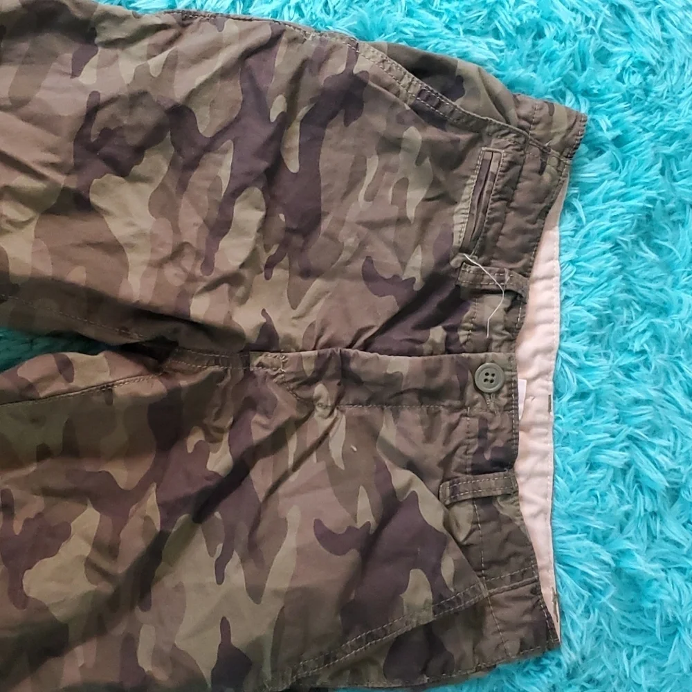 GAP reposhing this